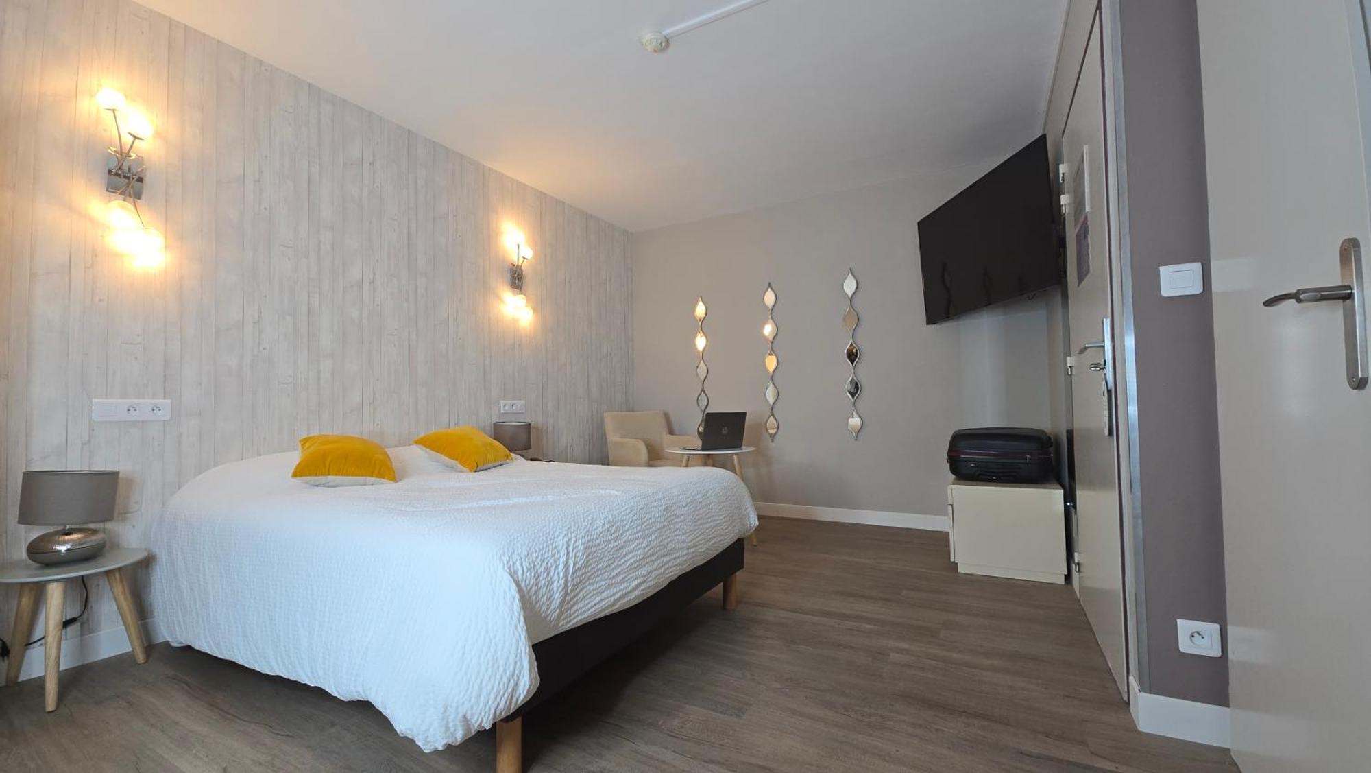 מונטיני-לה-רואה Logis Hotel & Restaurant Arcombelle מראה חיצוני תמונה