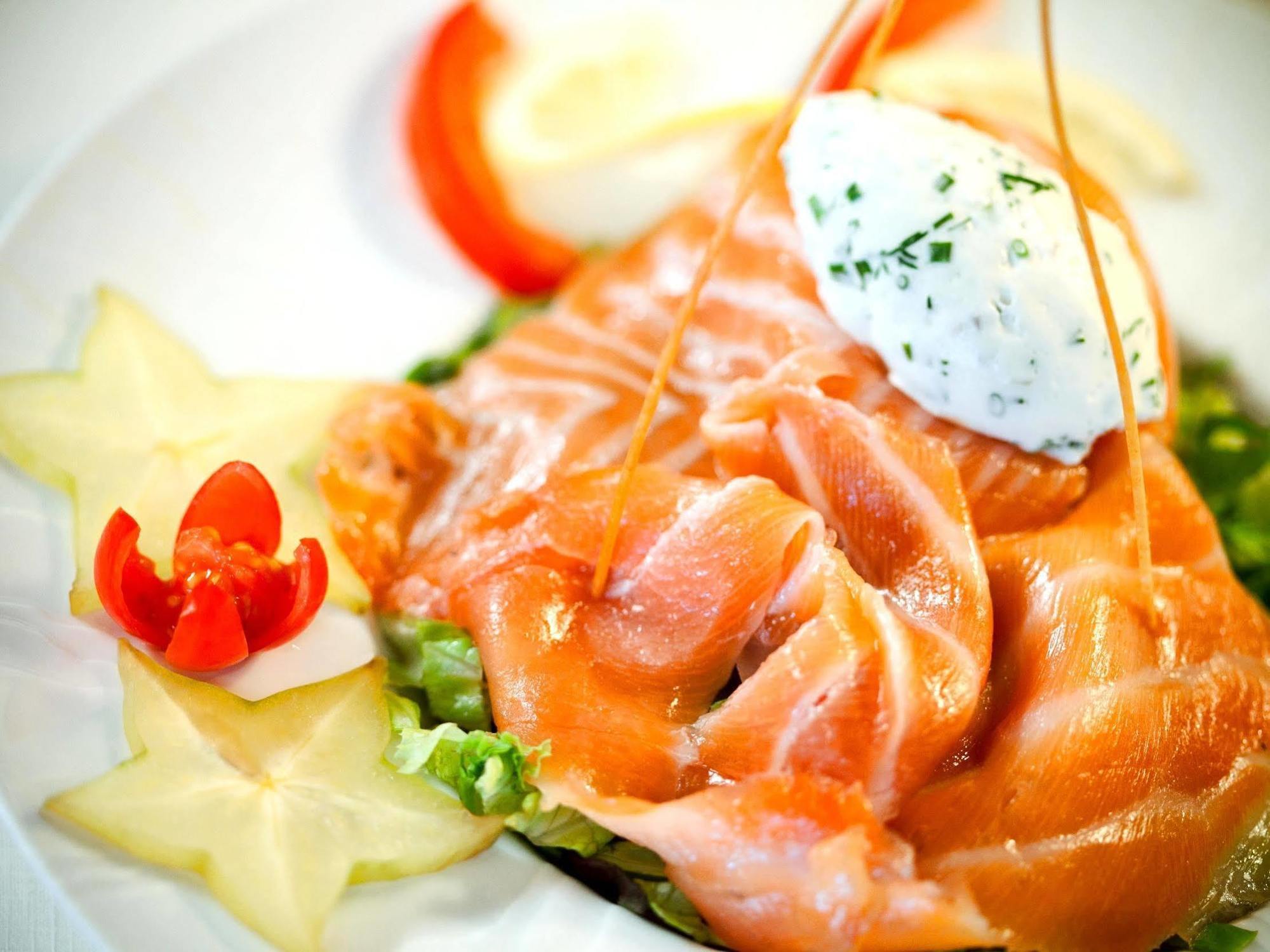 מונטיני-לה-רואה Logis Hotel & Restaurant Arcombelle מראה חיצוני תמונה
