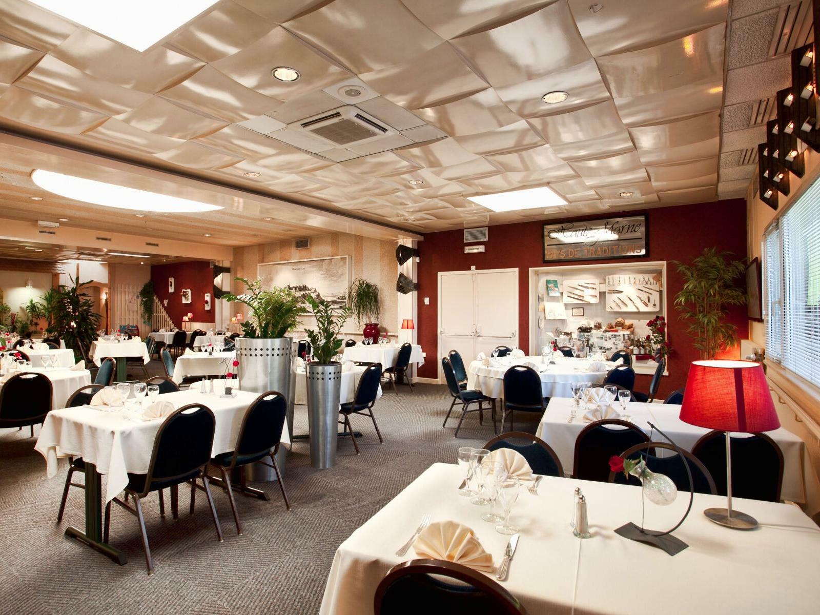 מונטיני-לה-רואה Logis Hotel & Restaurant Arcombelle מראה חיצוני תמונה